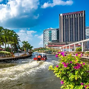https://the-pines-melaka.hotelsinmalacca.net